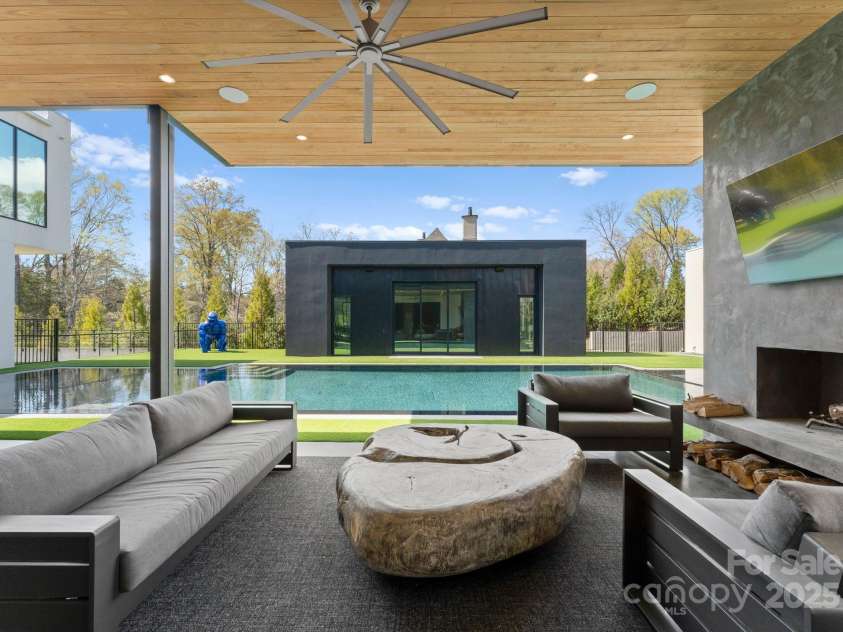 4817 Carmel Park Drive, Charlotte, NC 28226.  MLS# CAR4286044, YatesRealty ID 32934. Outdoor Living