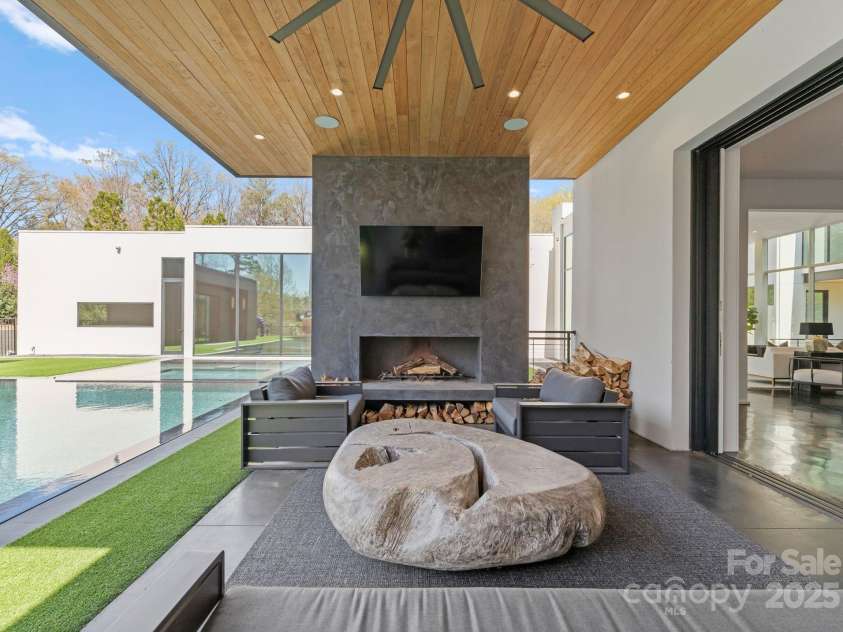 4817 Carmel Park Drive, Charlotte, NC 28226.  MLS# CAR4286044, YatesRealty ID 32934. Outdoor Living