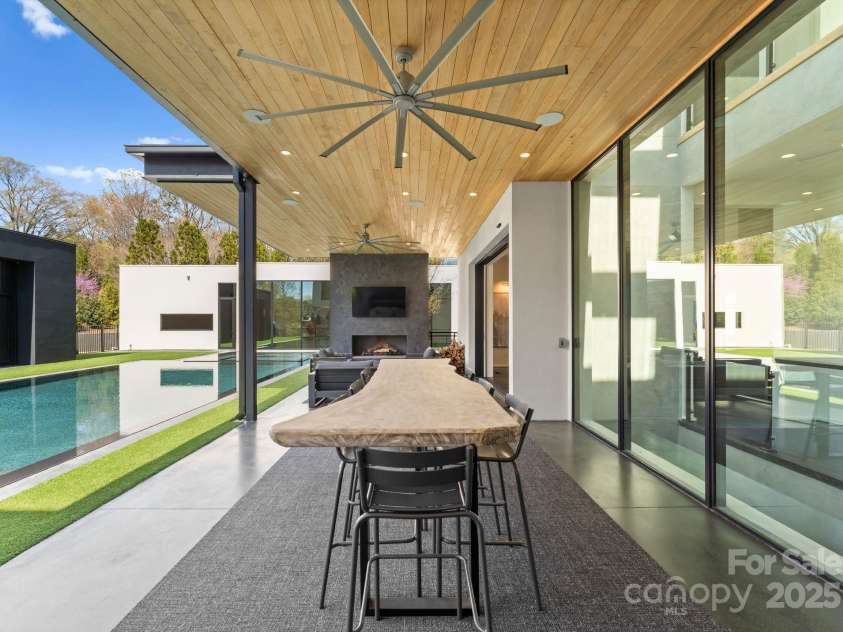 4817 Carmel Park Drive, Charlotte, NC 28226.  MLS# CAR4286044, YatesRealty ID 32934. Outdoor Living