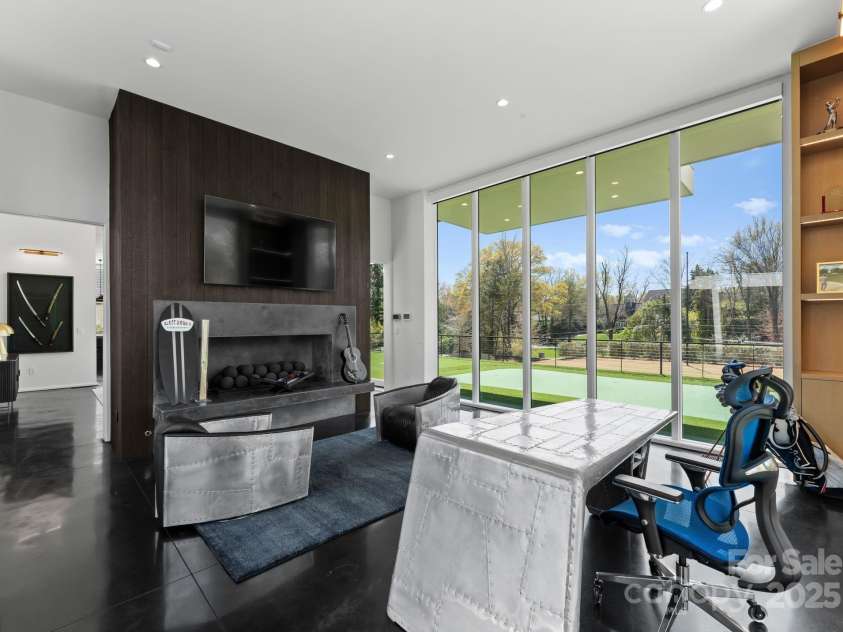 4817 Carmel Park Drive, Charlotte, NC 28226.  MLS# CAR4286044, YatesRealty ID 32934. Study