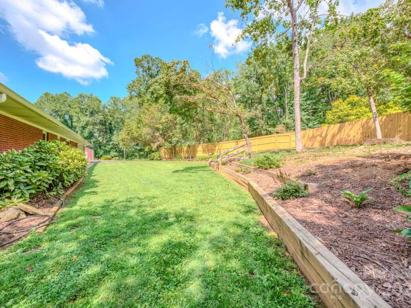 105 Alexander Avenue, Swannanoa, NC 28778.  MLS# CAR4289989, YatesRealty ID 32936. 