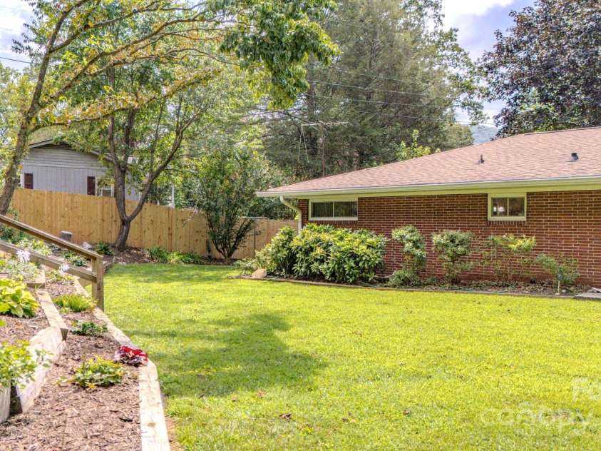 105 Alexander Avenue, Swannanoa, NC 28778.  MLS# CAR4289989, YatesRealty ID 32936. Back yard