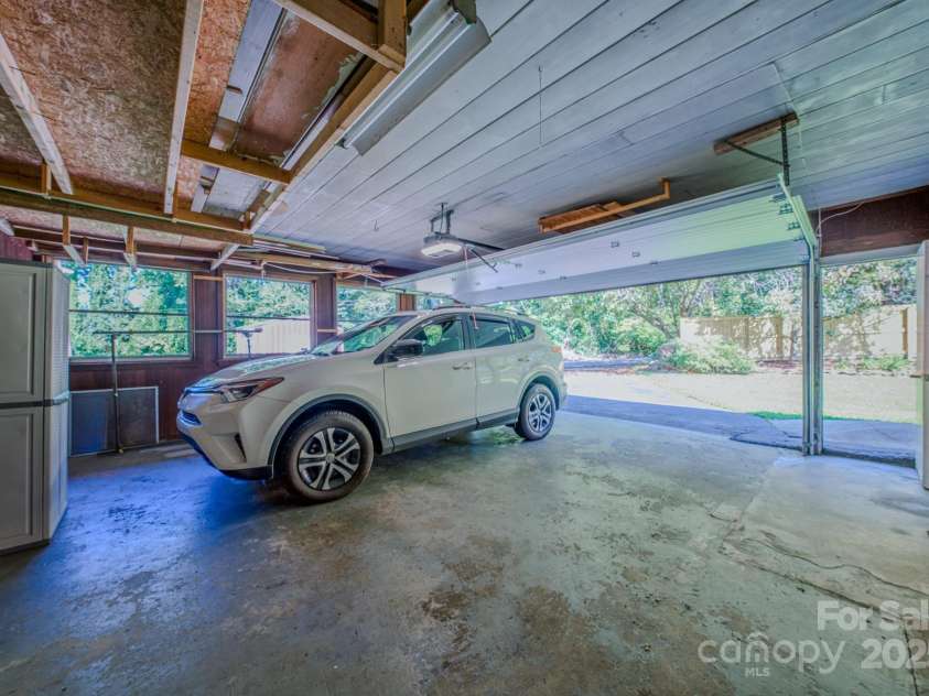 105 Alexander Avenue, Swannanoa, NC 28778.  MLS# CAR4289989, YatesRealty ID 32936. Garage