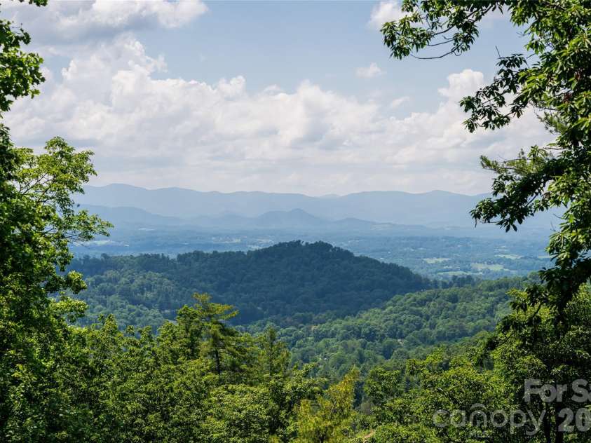 57 Villa Nova Drive, Asheville, NC 28804.  MLS# CAR4390732, YatesRealty ID 32936. 