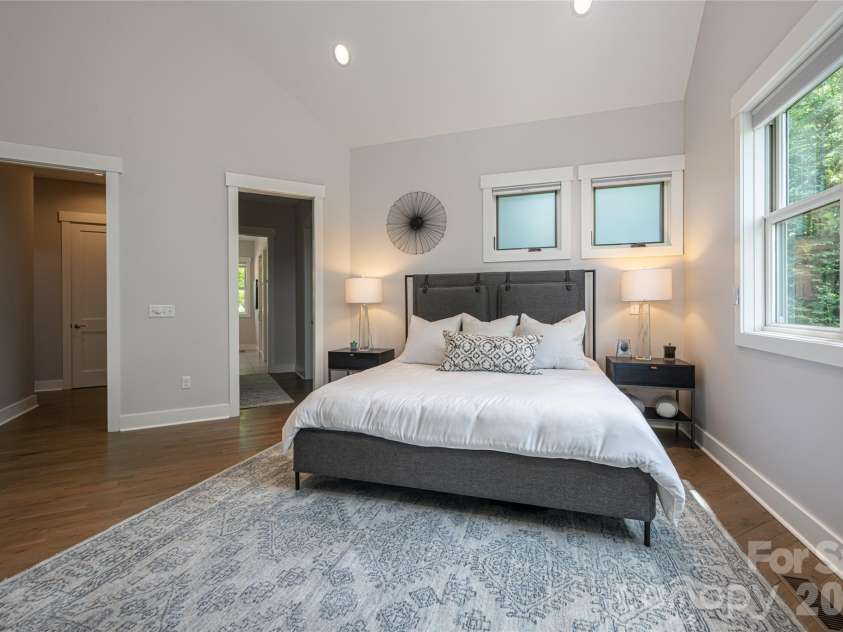 57 Villa Nova Drive, Asheville, NC 28804.  MLS# CAR4390732, YatesRealty ID 32936. 