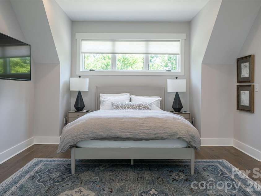 57 Villa Nova Drive, Asheville, NC 28804.  MLS# CAR4390732, YatesRealty ID 32936. 