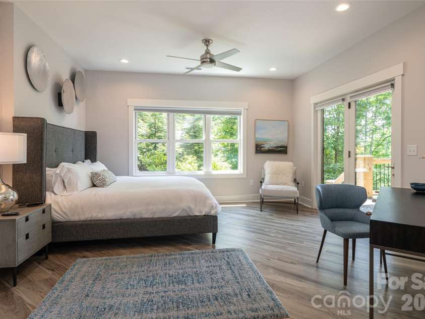 57 Villa Nova Drive, Asheville, NC 28804.  MLS# CAR4390732, YatesRealty ID 32936. 