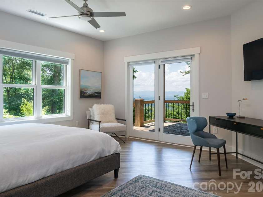 57 Villa Nova Drive, Asheville, NC 28804.  MLS# CAR4390732, YatesRealty ID 32936. 