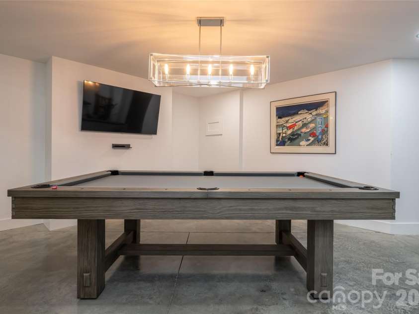 57 Villa Nova Drive, Asheville, NC 28804.  MLS# CAR4390732, YatesRealty ID 32936. 