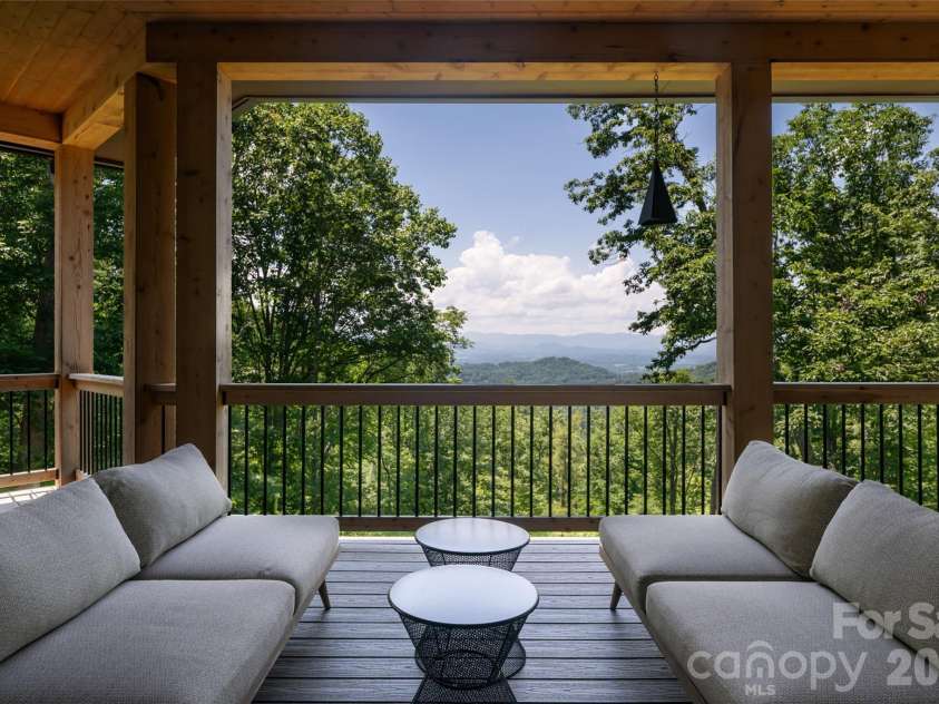 57 Villa Nova Drive, Asheville, NC 28804.  MLS# CAR4390732, YatesRealty ID 32936. 