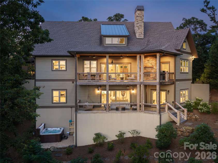 57 Villa Nova Drive, Asheville, NC 28804.  MLS# CAR4390732, YatesRealty ID 32936. 