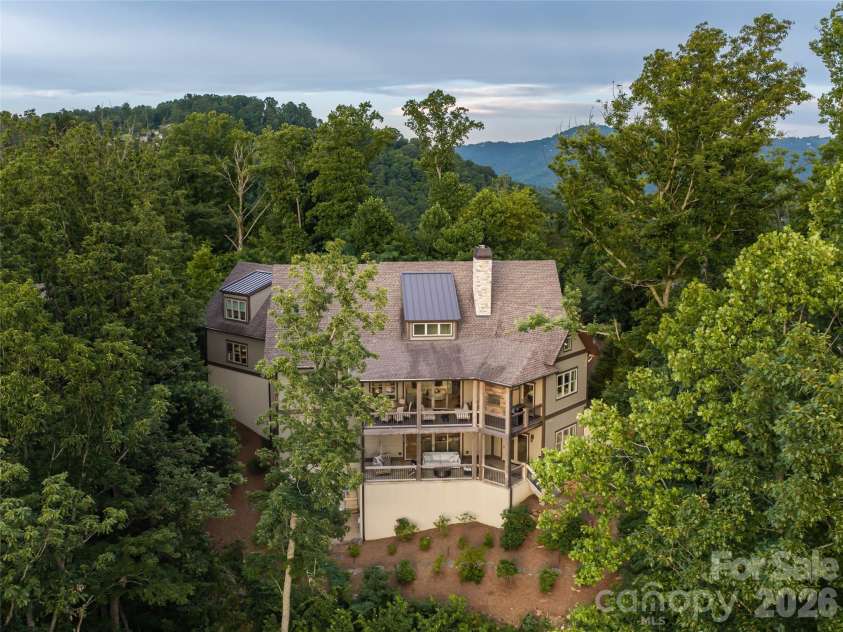 57 Villa Nova Drive, Asheville, NC 28804.  MLS# CAR4390732, YatesRealty ID 32936. 