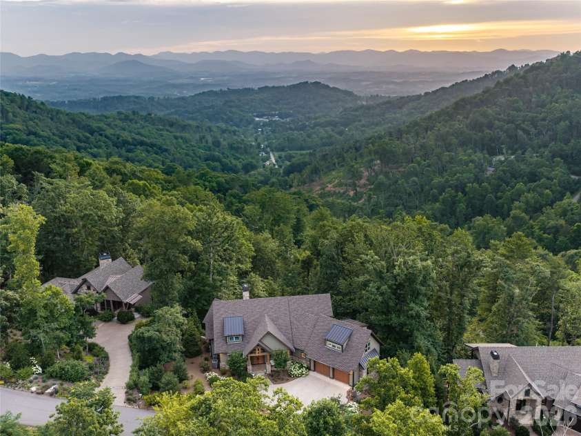 57 Villa Nova Drive, Asheville, NC 28804.  MLS# CAR4390732, YatesRealty ID 32936. 