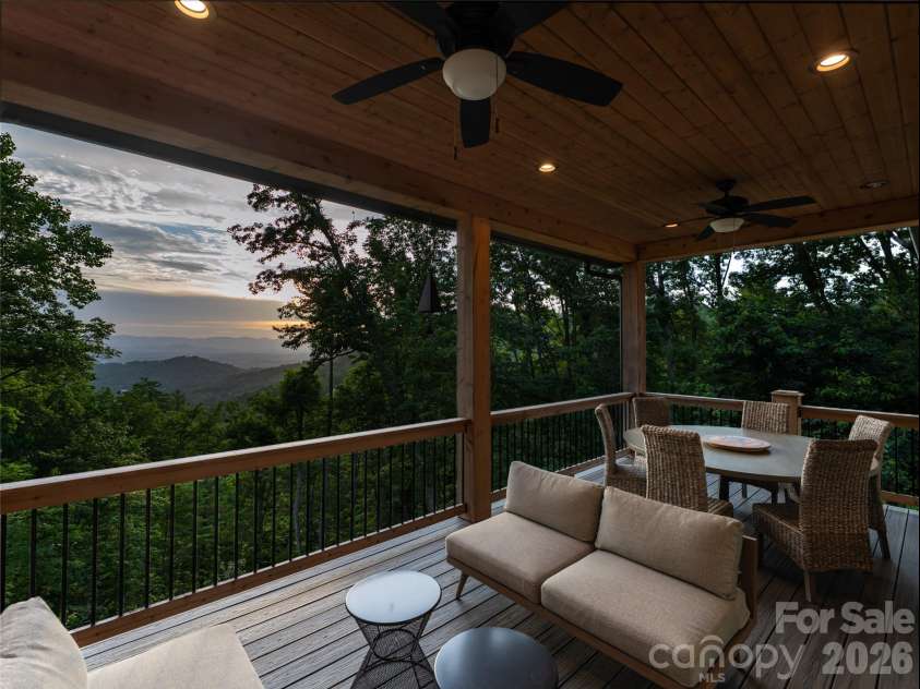57 Villa Nova Drive, Asheville, NC 28804.  MLS# CAR4390732, YatesRealty ID 32936. 