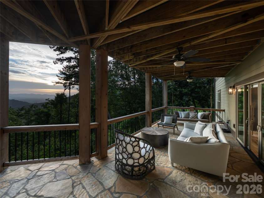 57 Villa Nova Drive, Asheville, NC 28804.  MLS# CAR4390732, YatesRealty ID 32936. 