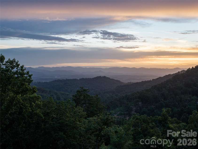 57 Villa Nova Drive, Asheville, NC 28804.  MLS# CAR4390732, YatesRealty ID 32936. 