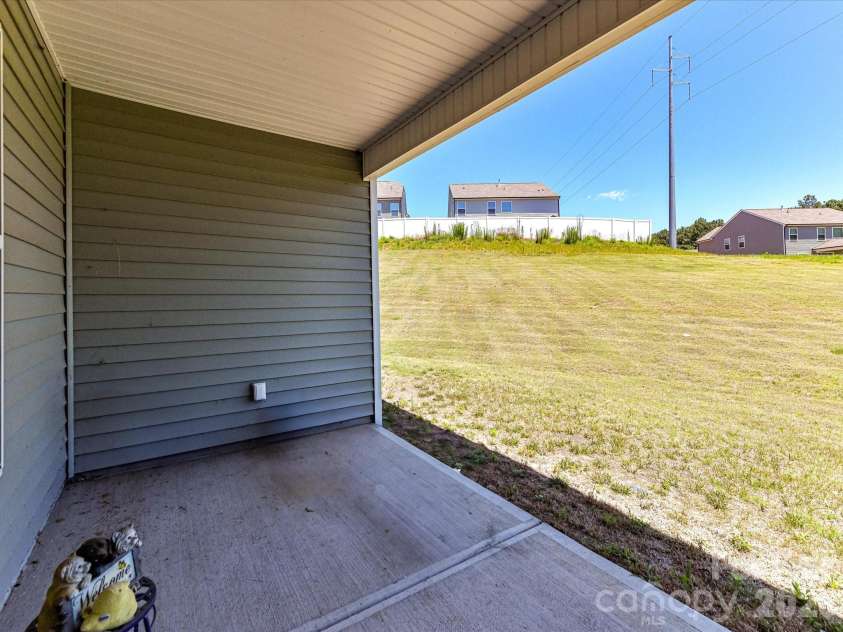 161 Cotton Field Drive, Statesville, NC 28677.  MLS# CAR4396985, YatesRealty ID 32937. 