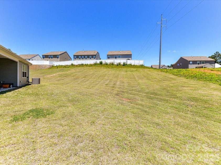 161 Cotton Field Drive, Statesville, NC 28677.  MLS# CAR4396985, YatesRealty ID 32937. 