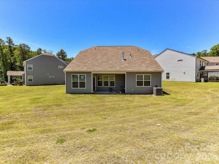 161 Cotton Field Drive, Statesville, NC 28677.  MLS# CAR4396985, YatesRealty ID 32937. 