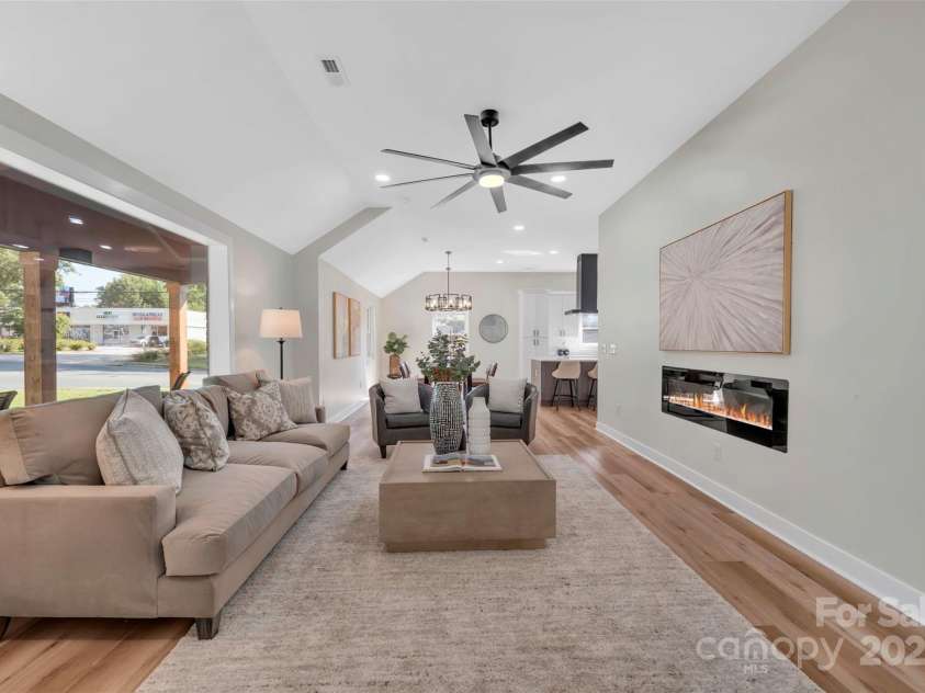 3942 McMillan Street, Charlotte, NC 28205.  MLS# CAR4293799, YatesRealty ID 32937. 