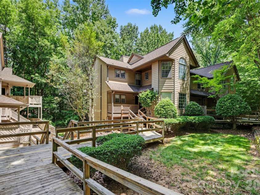 6125 Gray Gate Lane, Charlotte, NC 28210.  MLS# CAR4397077, YatesRealty ID 32938. 