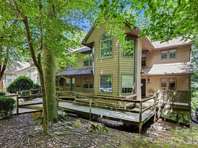 6125 Gray Gate Lane, Charlotte, NC 28210.  MLS# CAR4397077, YatesRealty ID 32938. 