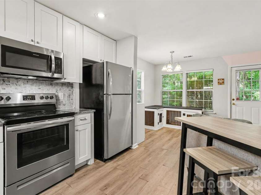 6125 Gray Gate Lane, Charlotte, NC 28210.  MLS# CAR4397077, YatesRealty ID 32938. 