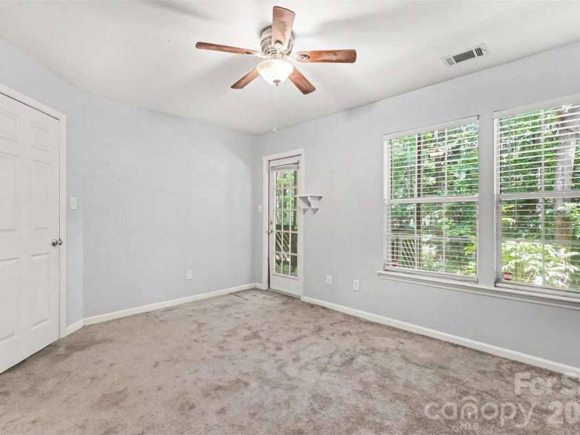 6125 Gray Gate Lane, Charlotte, NC 28210.  MLS# CAR4397077, YatesRealty ID 32938. 