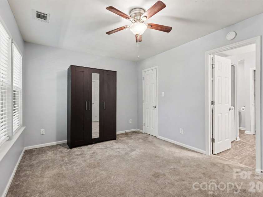 6125 Gray Gate Lane, Charlotte, NC 28210.  MLS# CAR4397077, YatesRealty ID 32938. 
