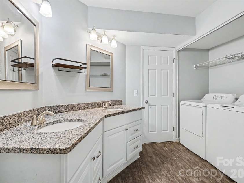 6125 Gray Gate Lane, Charlotte, NC 28210.  MLS# CAR4397077, YatesRealty ID 32938. 