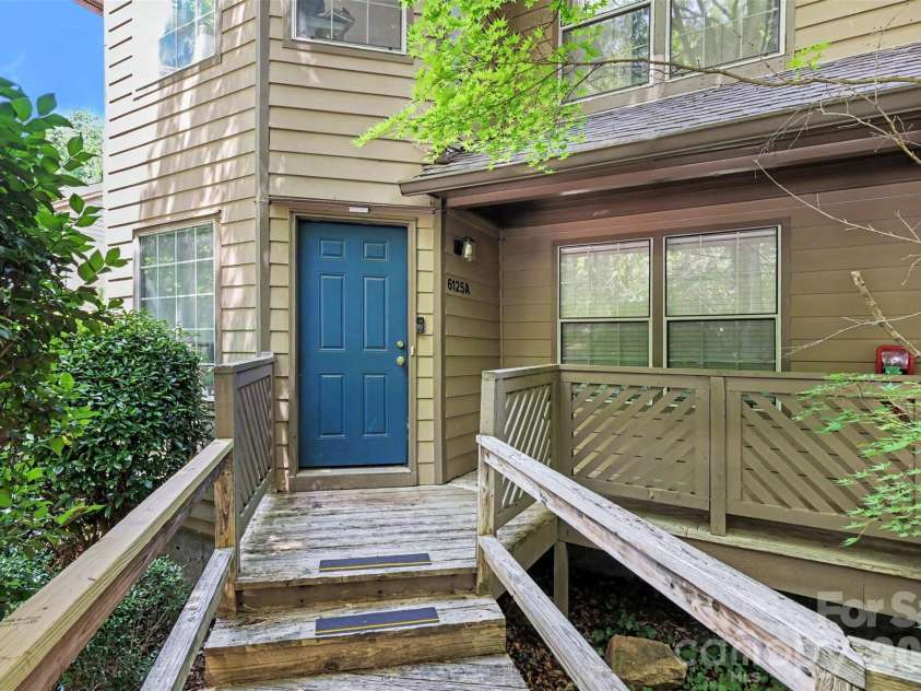 6125 Gray Gate Lane, Charlotte, NC 28210.  MLS# CAR4397077, YatesRealty ID 32938. 