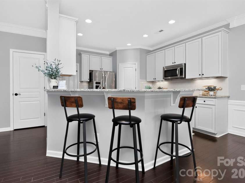 6629 Portland Rose Lane, Charlotte, NC 28210.  MLS# CAR4392112, YatesRealty ID 32939. 
