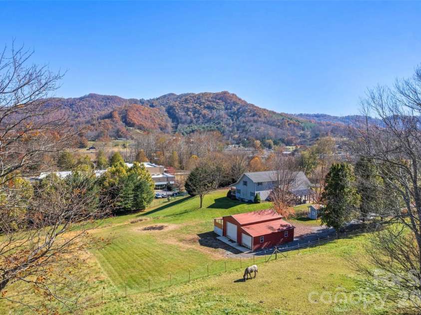 443 Cedarwood Drive, Waynesville, NC 28785.  MLS# CAR4346057, YatesRealty ID 3294. 