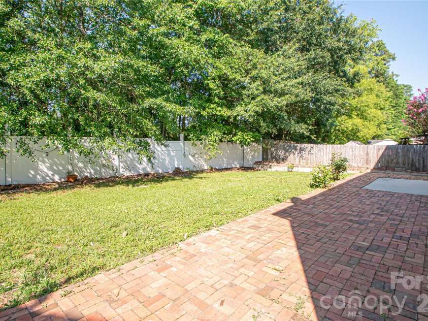 11611 Tribal Drive, Charlotte, NC 28214.  MLS# CAR4393373, YatesRealty ID 32940. 