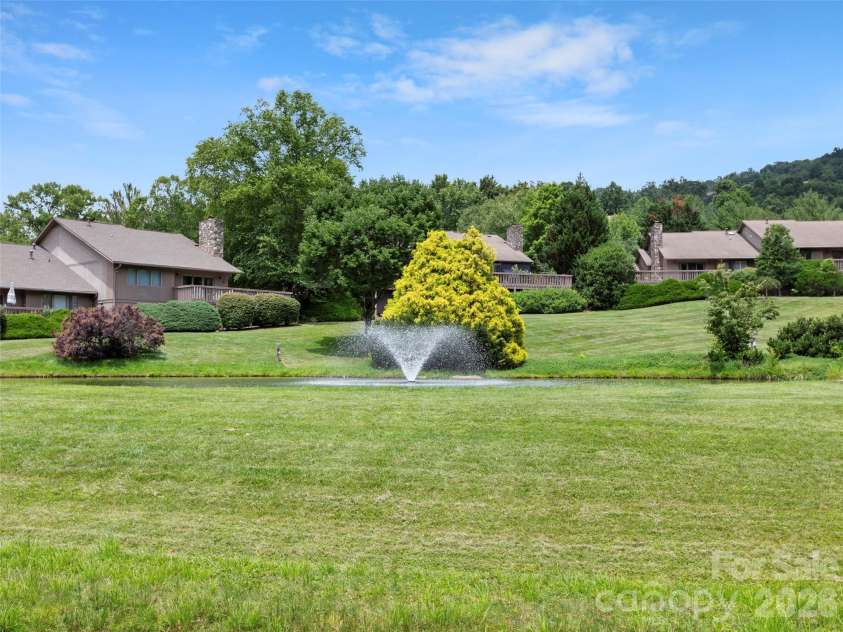 20 Clubside Drive, Asheville, NC 28804.  MLS# CAR4393618, YatesRealty ID 32941. 