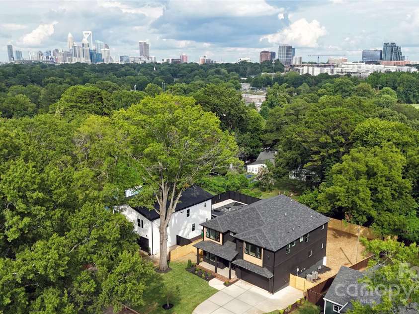 2635 Phillips Avenue, Charlotte, NC 28208.  MLS# CAR4284697, YatesRealty ID 32941. 