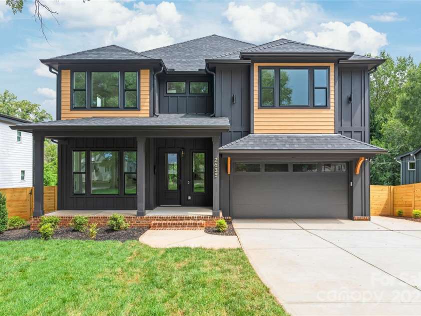 2635 Phillips Avenue, Charlotte, NC 28208.  MLS# CAR4284697, YatesRealty ID 32941. 