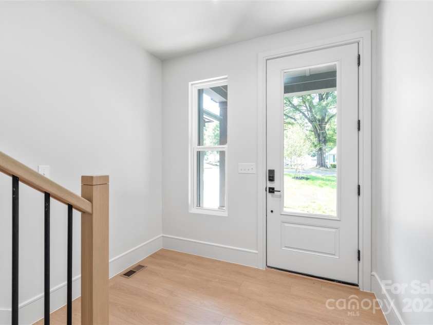 2635 Phillips Avenue, Charlotte, NC 28208.  MLS# CAR4284697, YatesRealty ID 32941. 