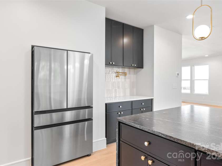 2635 Phillips Avenue, Charlotte, NC 28208.  MLS# CAR4284697, YatesRealty ID 32941. 