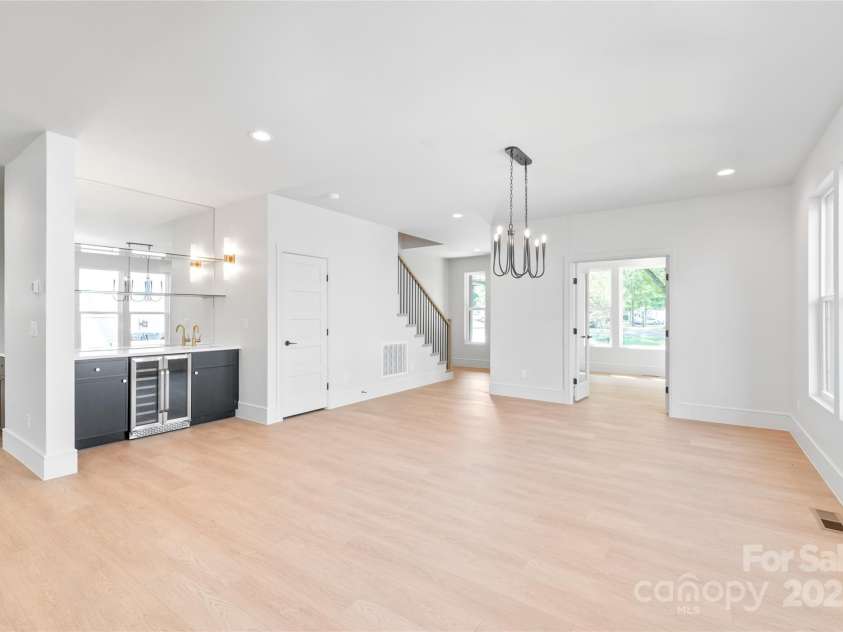 2635 Phillips Avenue, Charlotte, NC 28208.  MLS# CAR4284697, YatesRealty ID 32941. 