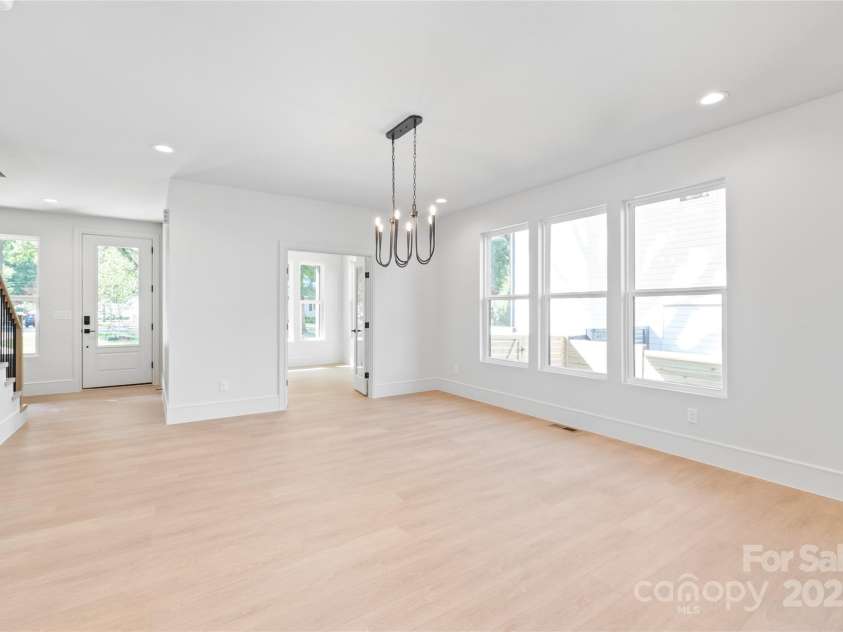 2635 Phillips Avenue, Charlotte, NC 28208.  MLS# CAR4284697, YatesRealty ID 32941. 