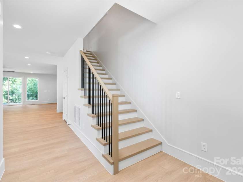 2635 Phillips Avenue, Charlotte, NC 28208.  MLS# CAR4284697, YatesRealty ID 32941. 