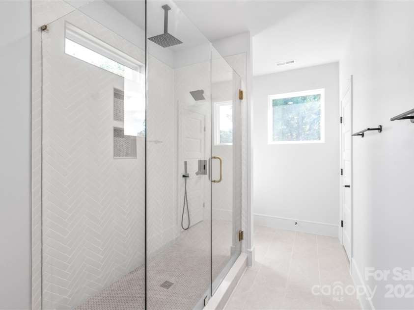 2635 Phillips Avenue, Charlotte, NC 28208.  MLS# CAR4284697, YatesRealty ID 32941. 