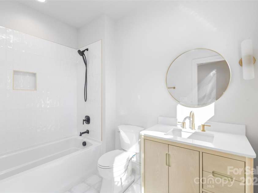 2635 Phillips Avenue, Charlotte, NC 28208.  MLS# CAR4284697, YatesRealty ID 32941. 
