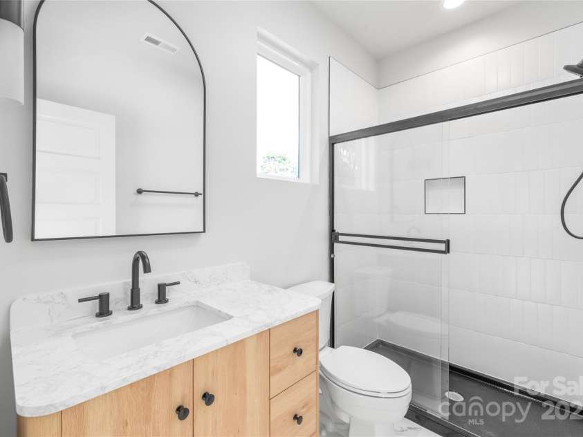 2635 Phillips Avenue, Charlotte, NC 28208.  MLS# CAR4284697, YatesRealty ID 32941. 