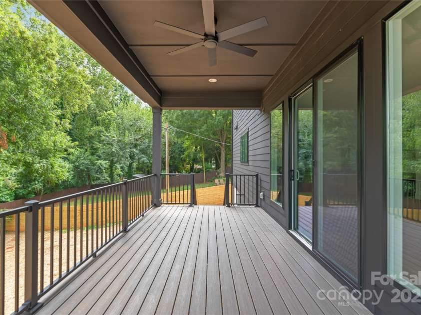 2635 Phillips Avenue, Charlotte, NC 28208.  MLS# CAR4284697, YatesRealty ID 32941. 