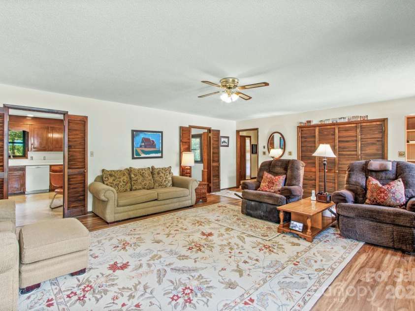 202 Cedarwood Drive, Salisbury, NC 28147.  MLS# CAR4330124, YatesRealty ID 32942. 