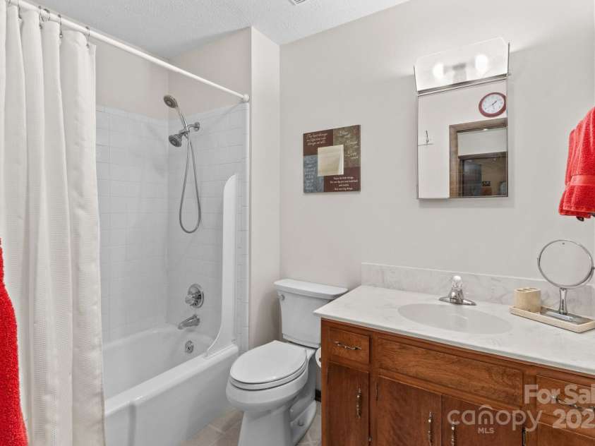 202 Cedarwood Drive, Salisbury, NC 28147.  MLS# CAR4330124, YatesRealty ID 32942. 