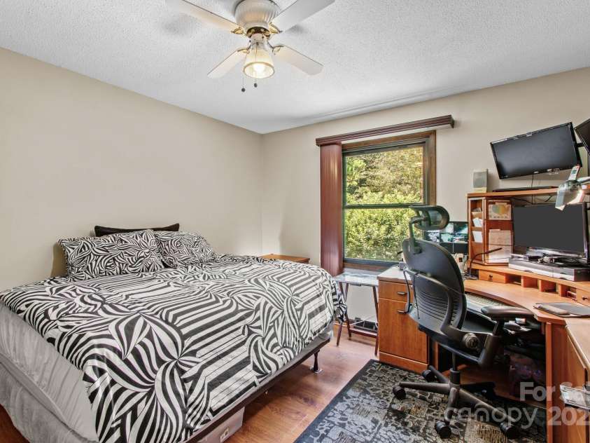 202 Cedarwood Drive, Salisbury, NC 28147.  MLS# CAR4330124, YatesRealty ID 32942. 