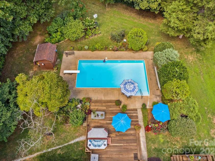 202 Cedarwood Drive, Salisbury, NC 28147.  MLS# CAR4330124, YatesRealty ID 32942. 